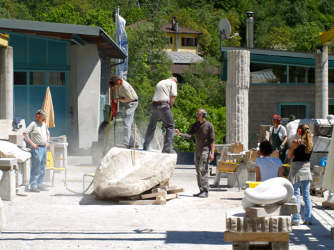 16_Handwerkliche_Grundlagen_im_Marmor_Scuola_di_Scultura_Peccia-(7_1)